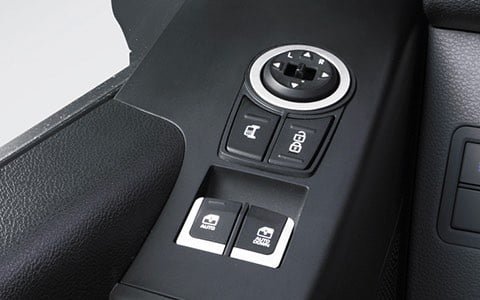 Cụm nút khóa cửa trung tâm và điều chỉnh gương chiếu hậu
