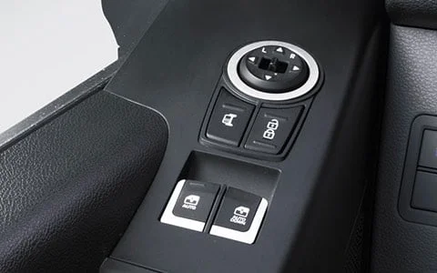 Cụm nút khóa cửa trung tâm và điều chỉnh gương chiếu hậu